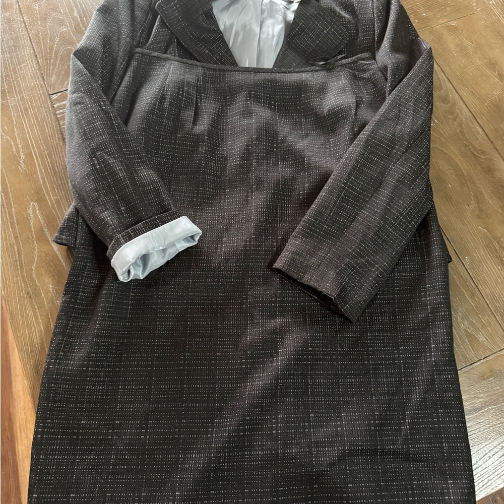 Le Suit professional Blazer and skirt